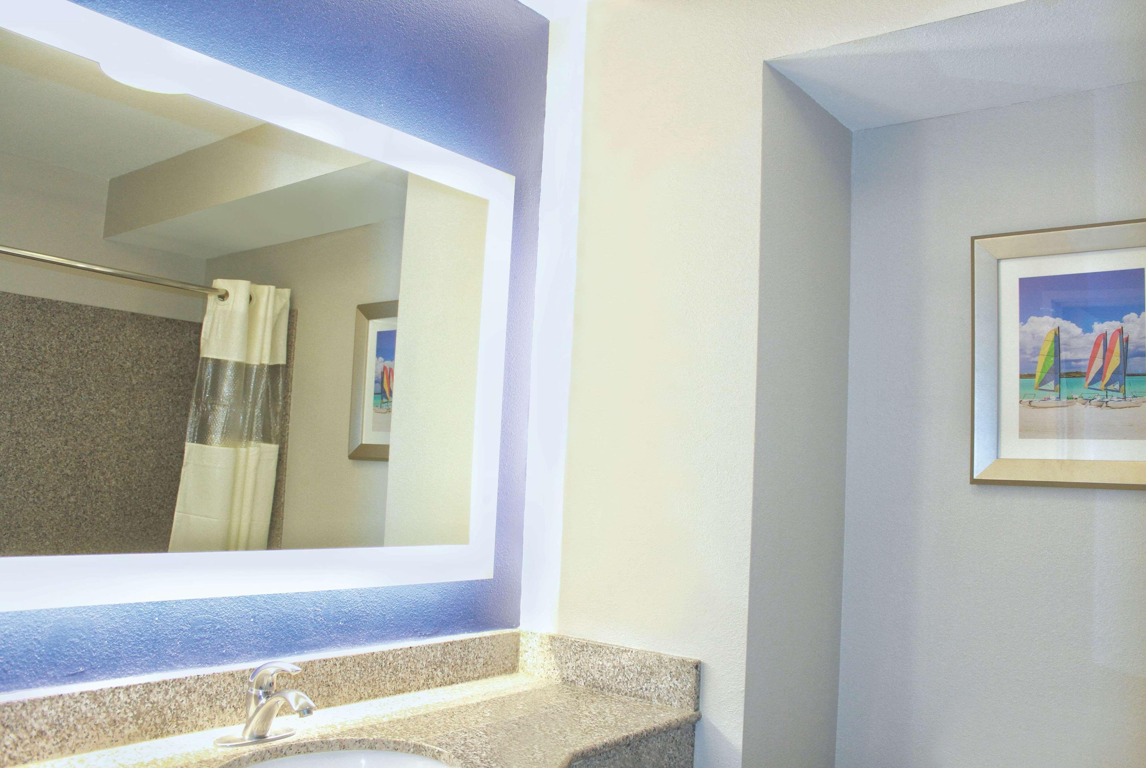 La Quinta By Wyndham Ne Long Beach/Cypress Hawaiian Gardens Екстер'єр фото